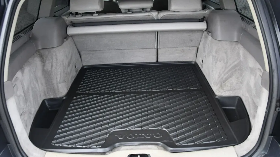VOLVO V50 -