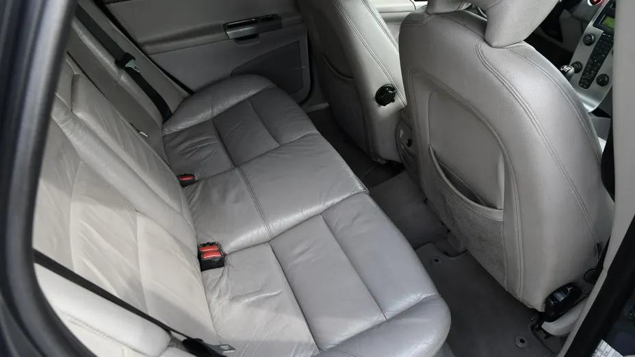 VOLVO V50 -