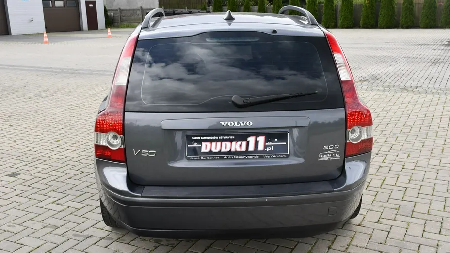 VOLVO V50 -