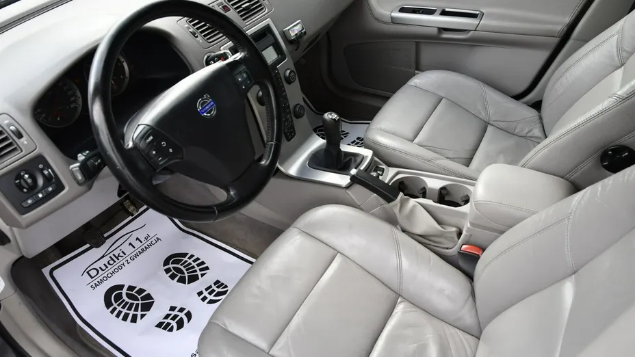 VOLVO V50 -