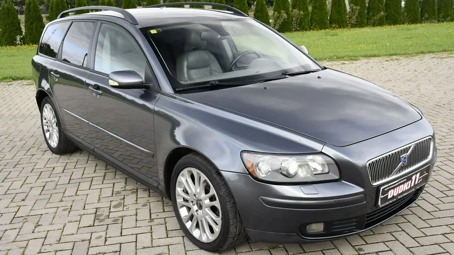 VOLVO V50 -