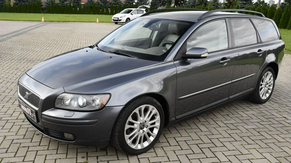VOLVO V50 -