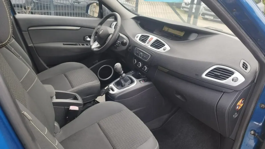 RENAULT Scenic -