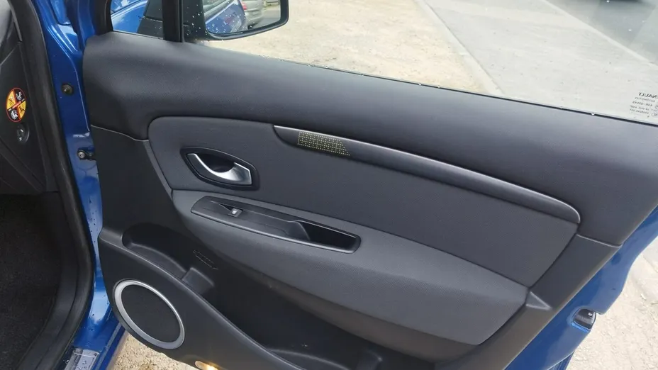 RENAULT Scenic -