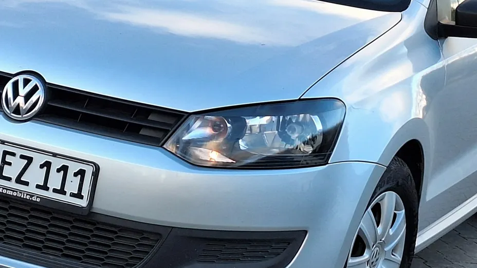 VOLKSWAGEN Polo -