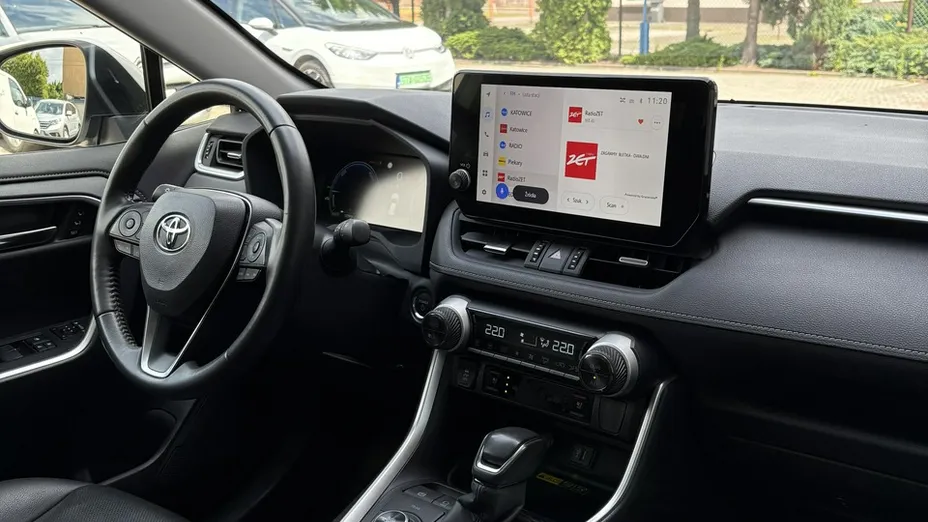 TOYOTA RAV4 -