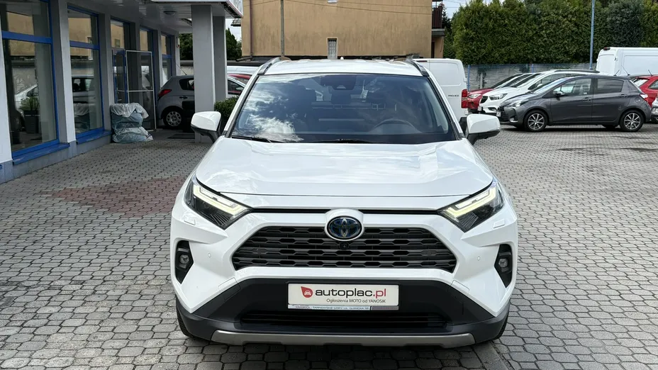 TOYOTA RAV4 -