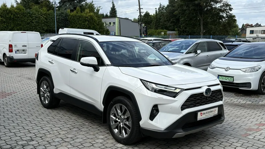 TOYOTA RAV4 -