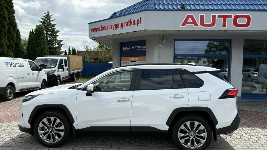 TOYOTA RAV4 -