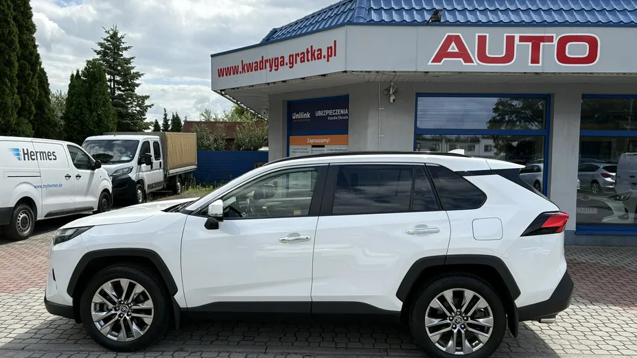 TOYOTA RAV4 -