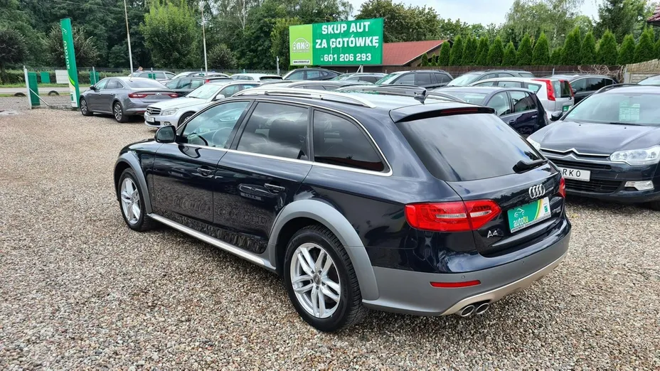 AUDI A4 -