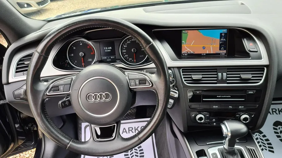 AUDI A4 -
