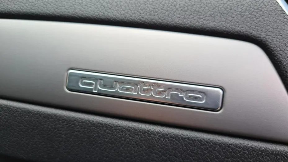 AUDI A4 -