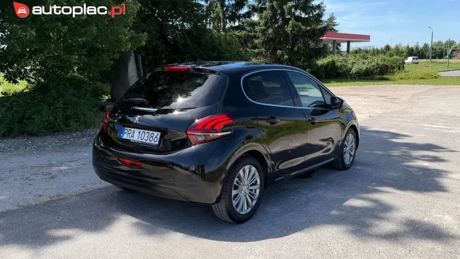 PEUGEOT 208 208 1.2 PureTech Business S&S