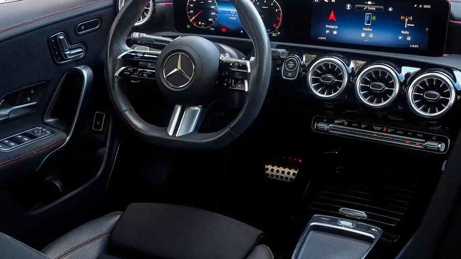 MERCEDES-BENZ CLA CLA 220 mHEV 4-Matic AMG Line 8G-DCT