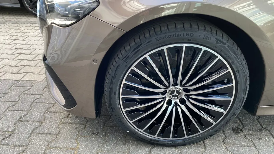 MERCEDES-BENZ E Klasa E 220 d mHEV 4-Matic AMG 9G-Tronic