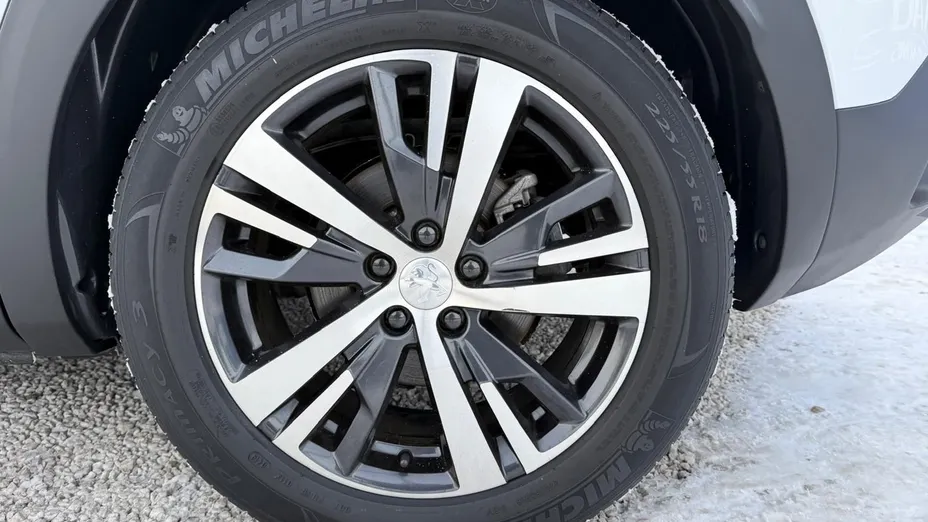 PEUGEOT 3008 -