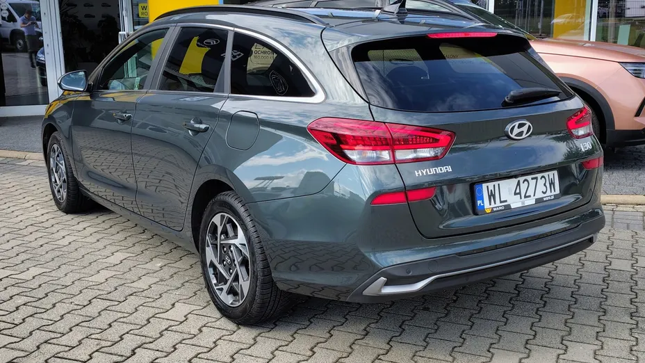 HYUNDAI i30 -