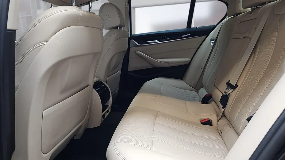 BMW Seria 5 518d mHEV aut