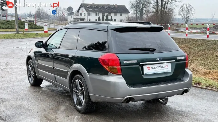 SUBARU Outback -