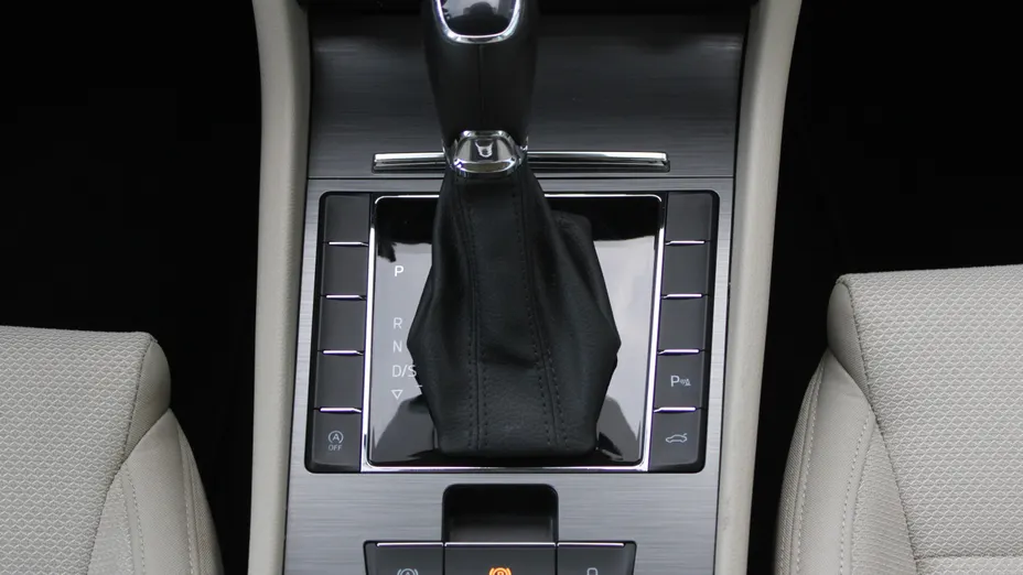 SKODA Superb Superb 2.0 TDI SCR Style DSG