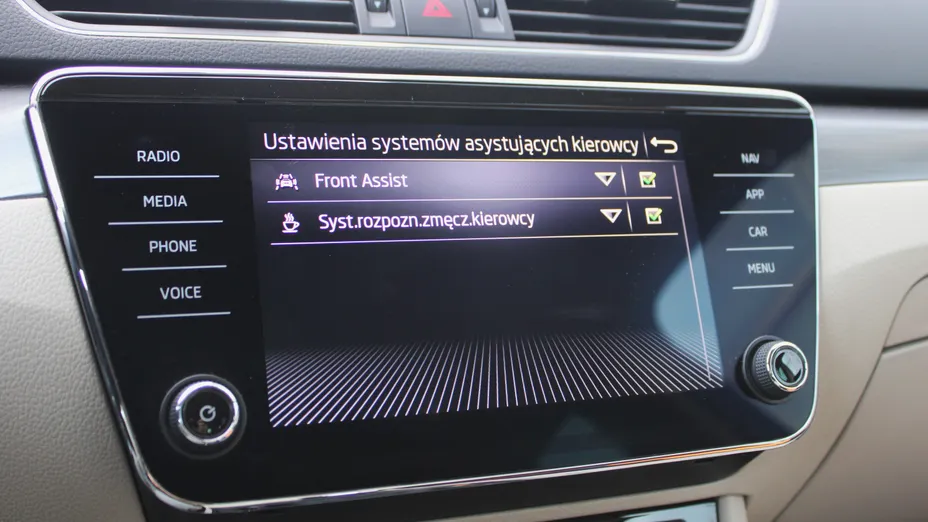 SKODA Superb Superb 2.0 TDI SCR Style DSG