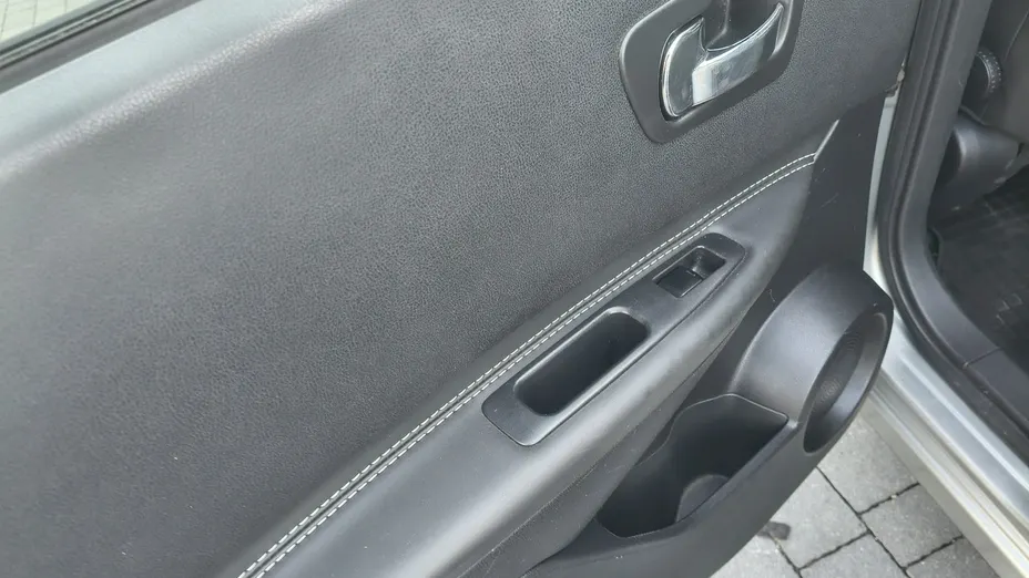 NISSAN Qashqai -