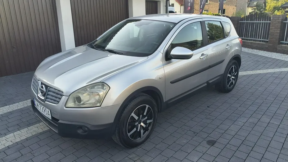NISSAN Qashqai -
