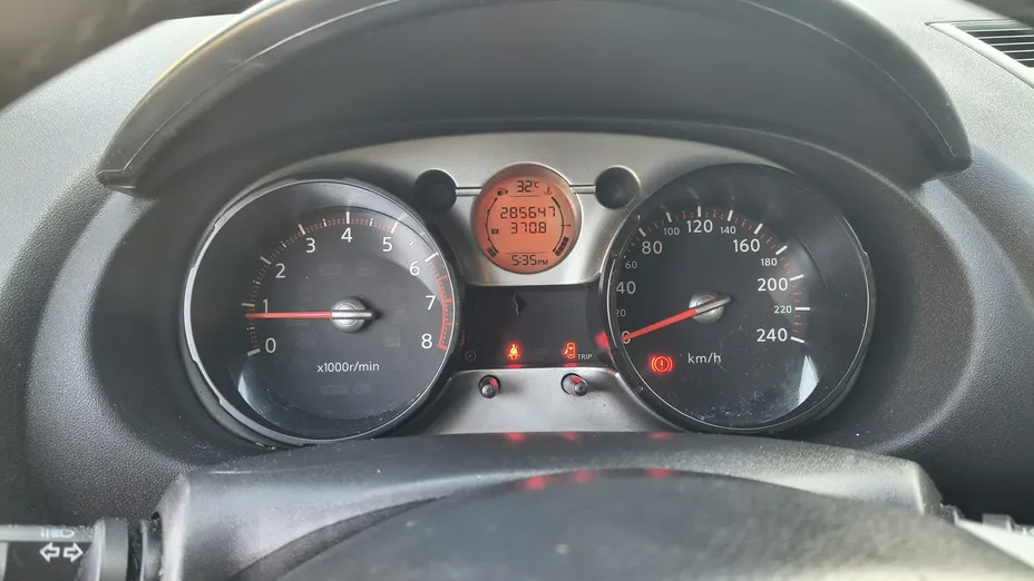 NISSAN Qashqai -