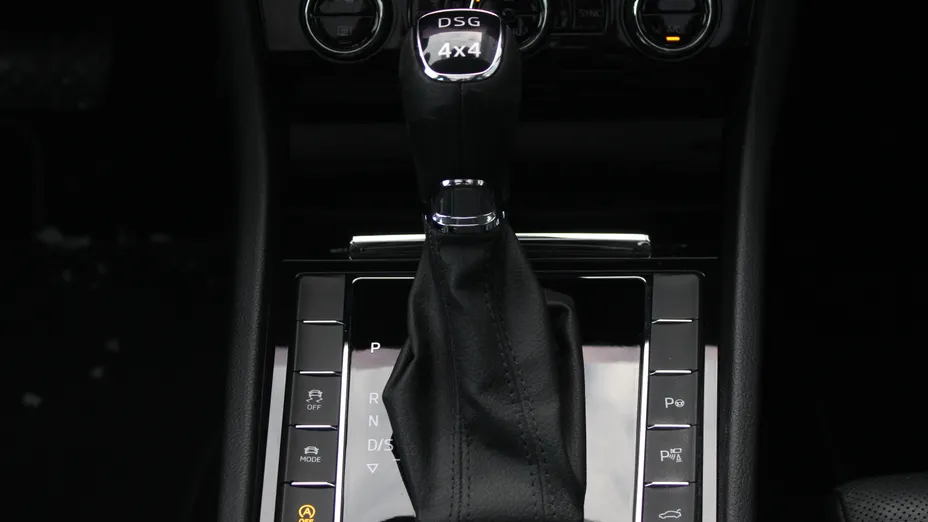 SKODA Superb Superb 2.0 TDI SCR 4x4 L&K DSG