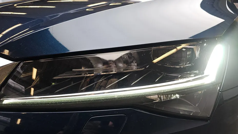 SKODA Superb Superb 2.0 TDI SCR Ambition