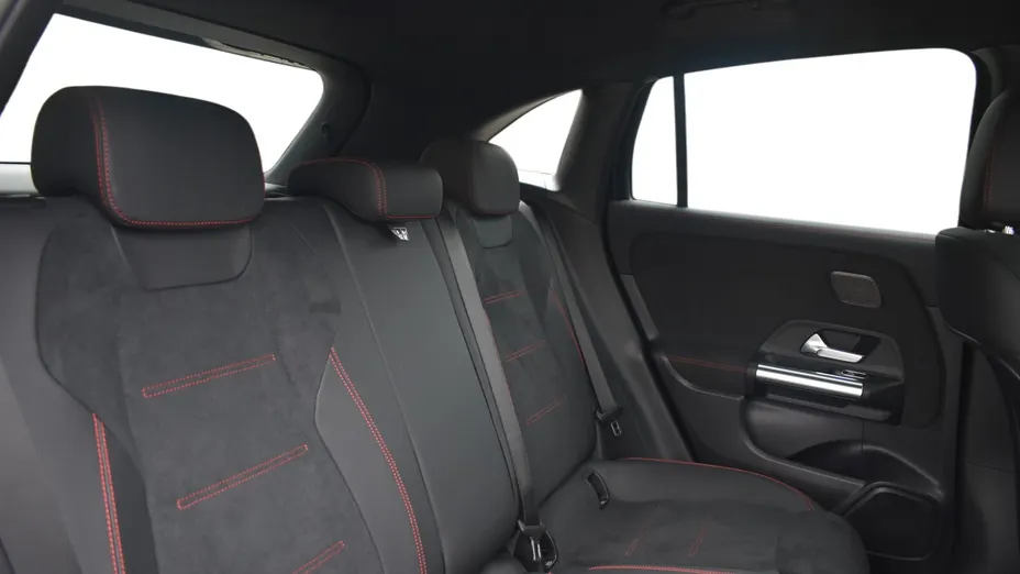 MERCEDES-BENZ GLA GLA 200 d AMG Line 8G-DCT