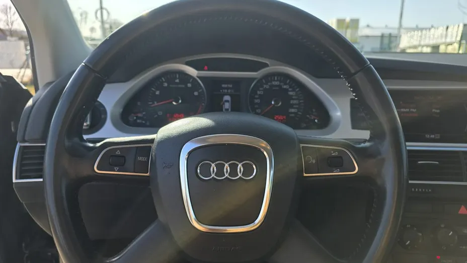 AUDI A6 -