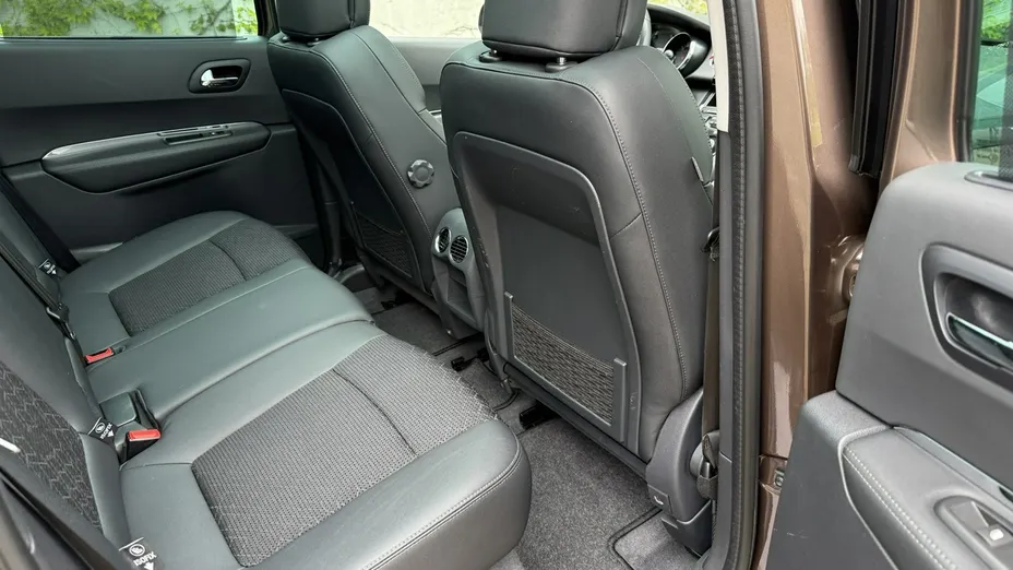 PEUGEOT 3008 -