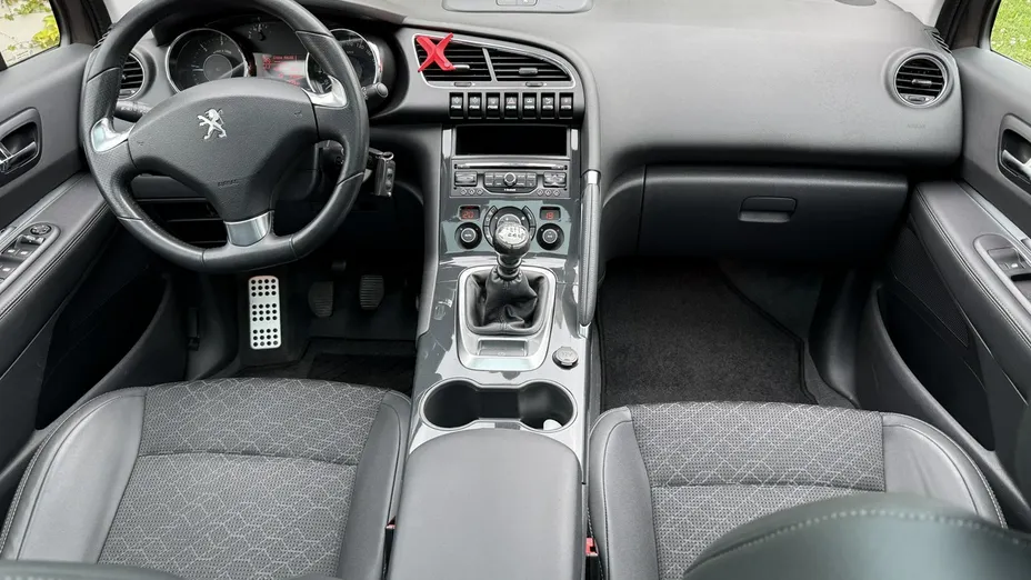 PEUGEOT 3008 -