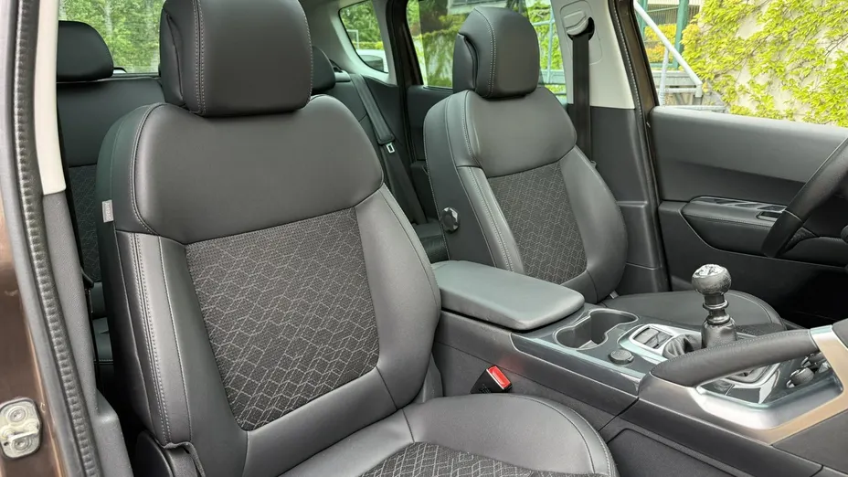 PEUGEOT 3008 -