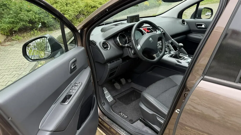 PEUGEOT 3008 -