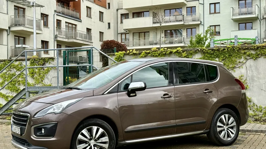 PEUGEOT 3008 -