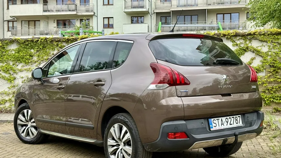 PEUGEOT 3008 -