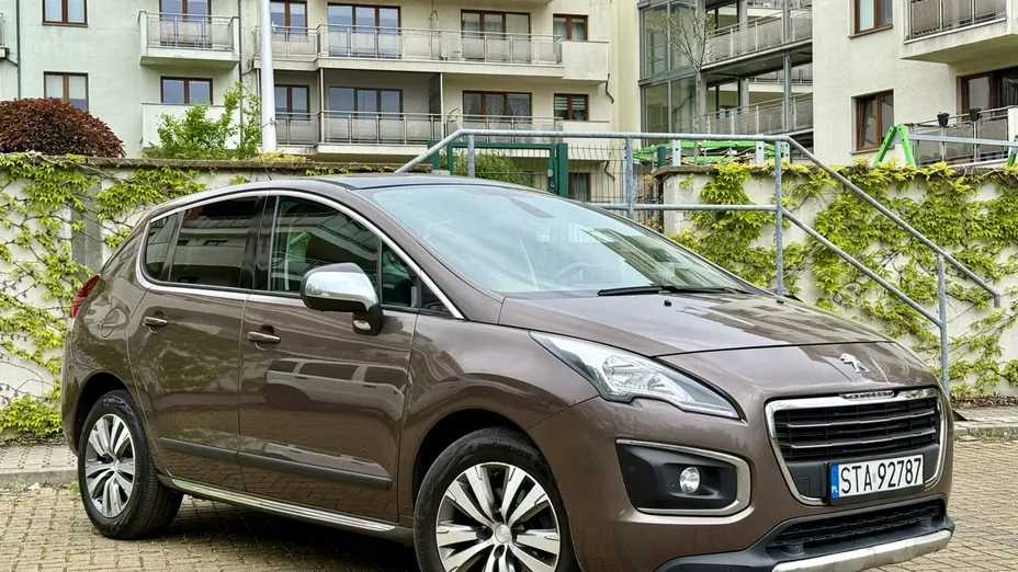 PEUGEOT 3008 -