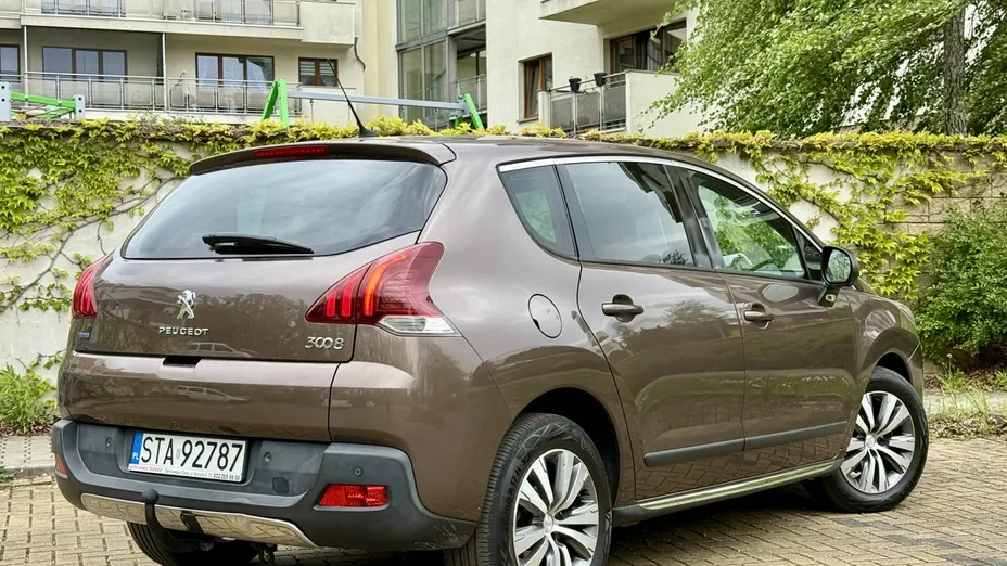 PEUGEOT 3008 -