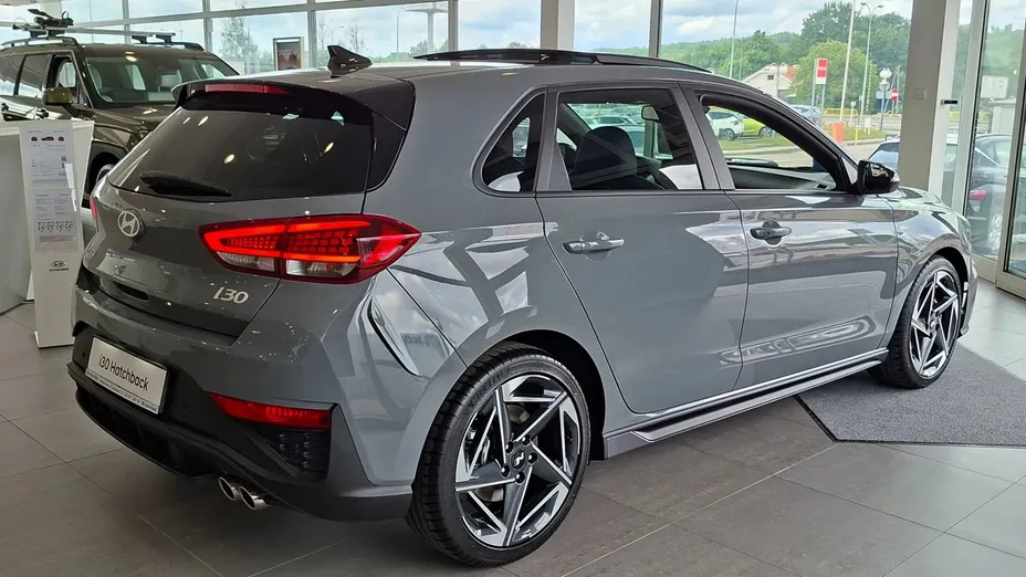 HYUNDAI i30 i30 1.6 CRDi BlueDrive Classic + DCT