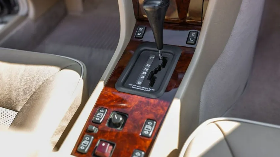 MERCEDES-BENZ E Klasa -