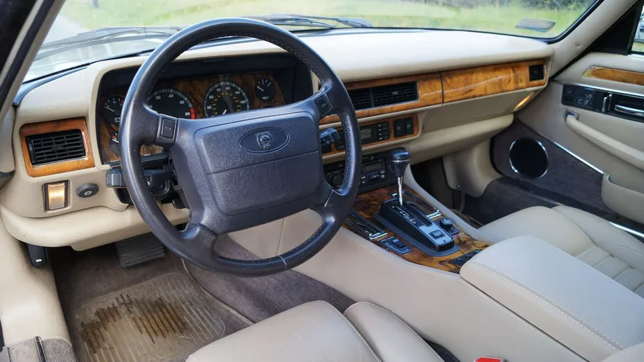 JAGUAR XJS -