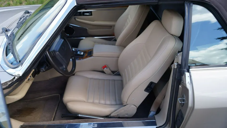 JAGUAR XJS -