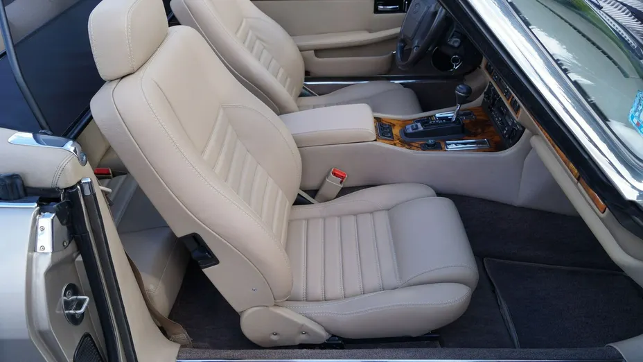 JAGUAR XJS -