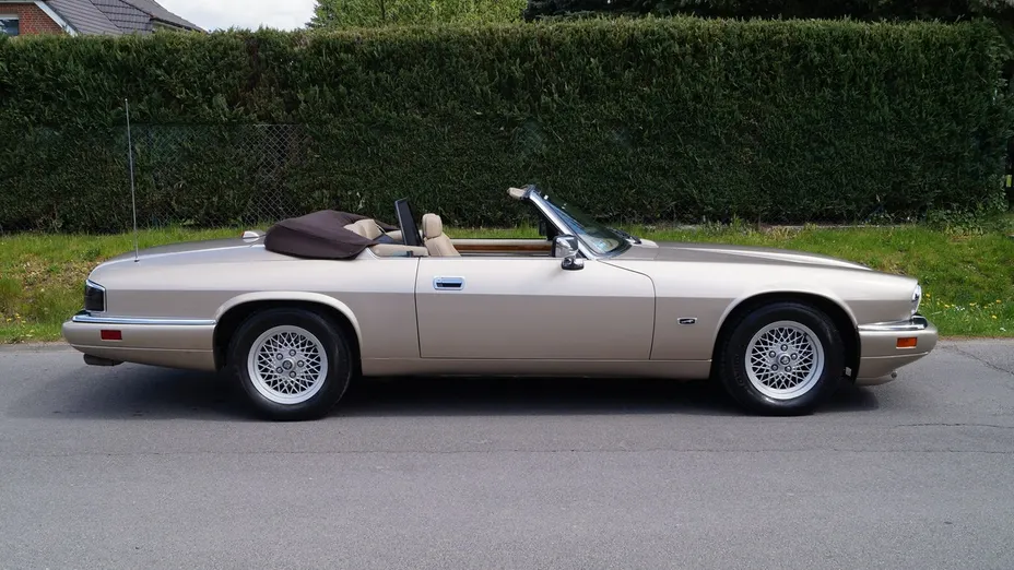 JAGUAR XJS -