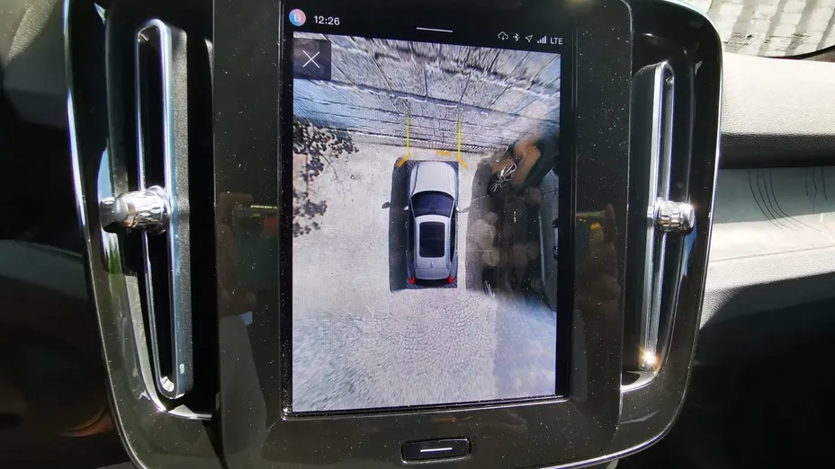 VOLVO XC40 -