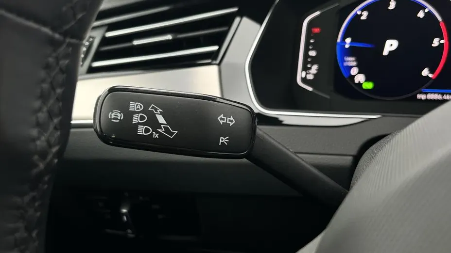 VOLKSWAGEN Passat Passat 2.0 TDI 4Mot. R-Line Edition DSG