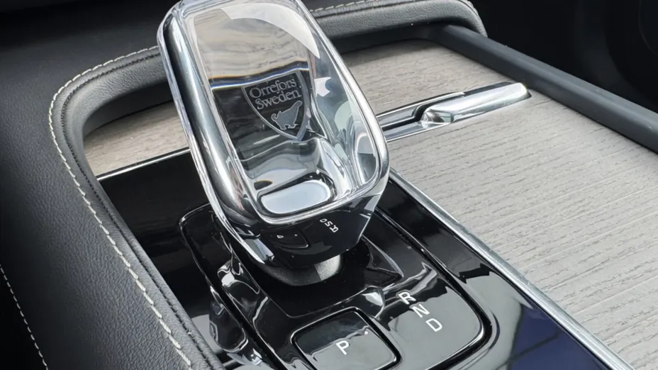 VOLVO XC90 XC90 T8 AWD Plug-In Hybrid Ultimate Dark 7os aut